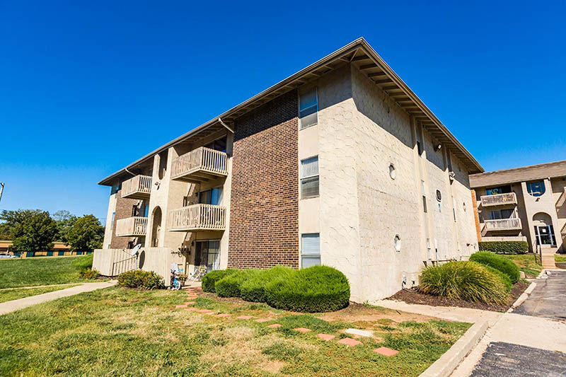 apartments near cerner - shadow creek 2