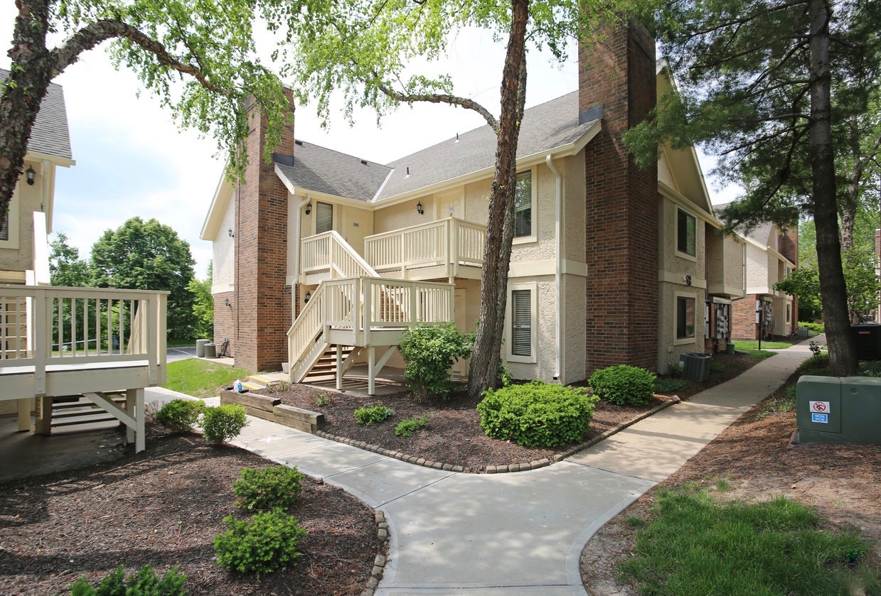 Woodcrest Apartments