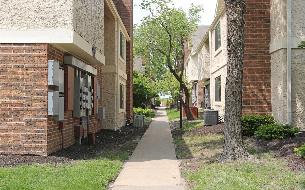 Woodcrest Apartments